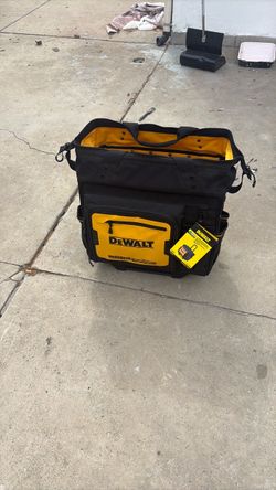 Dewalt rolling tool bag