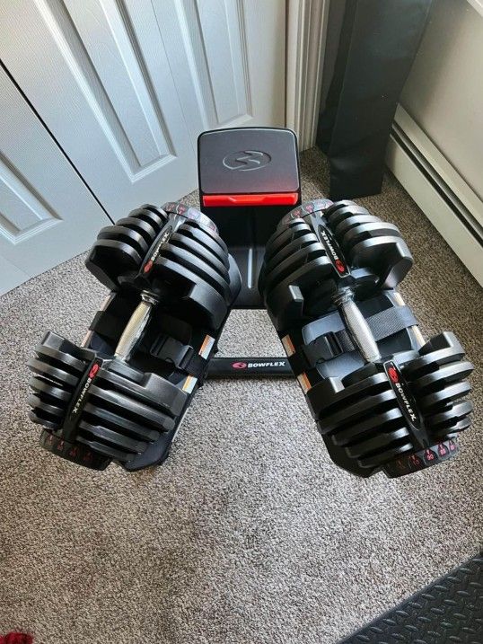 1090 Pair With Stand