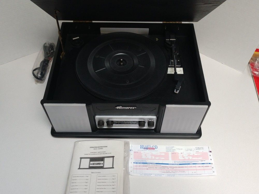 Memorex Turntable AM / FM Radio, Cassette Player,