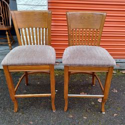 2 Bar Stool Chairs 