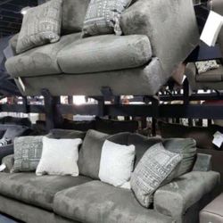 Ash Soletren 2 Piece Living Room Set / Sofa & Loveseat 👍 Brand New 👍 By Ashley 👍