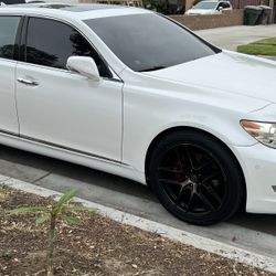 2010 Lexus LS460L