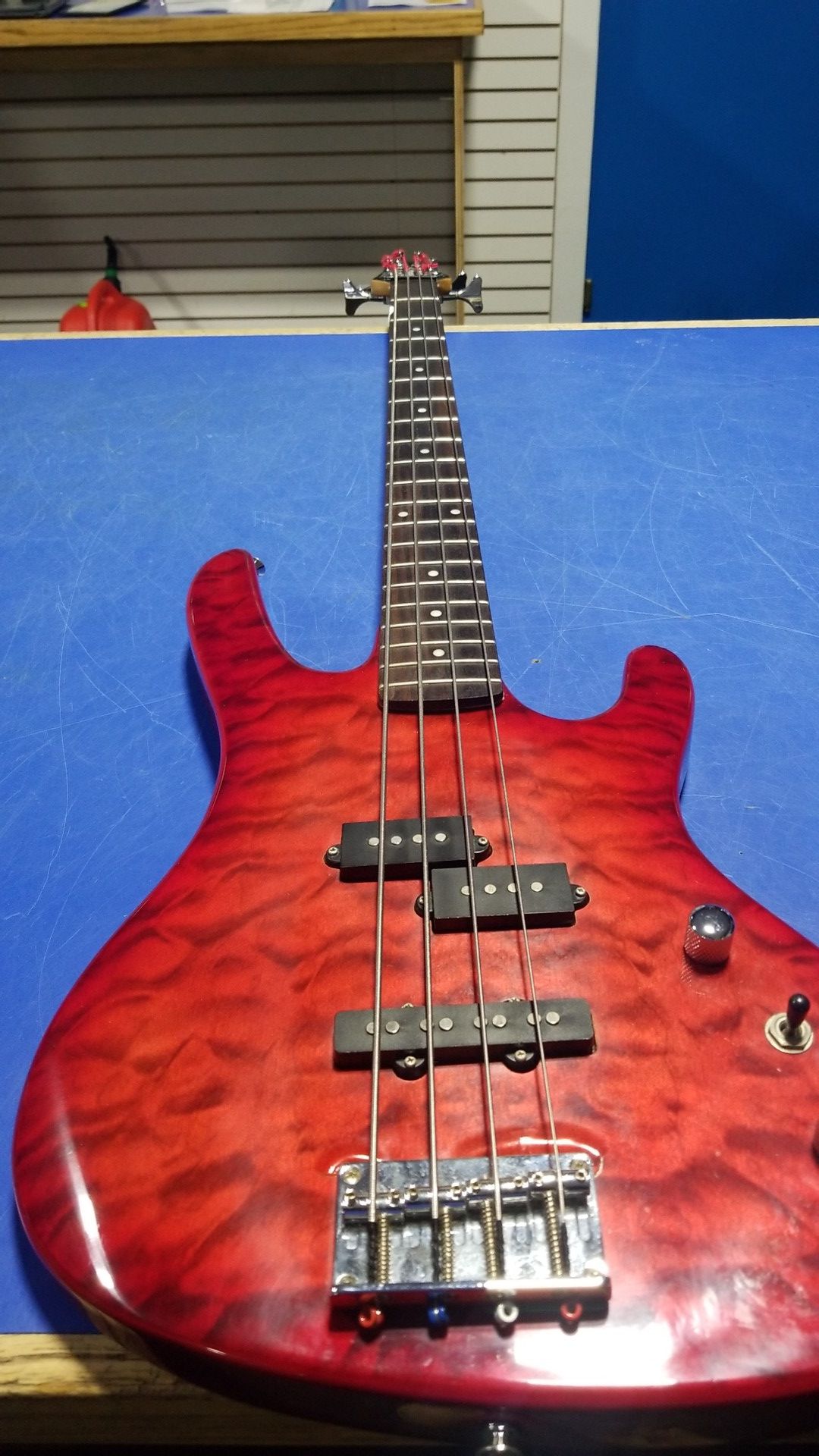 Washburn xb120 4 string bass guitar