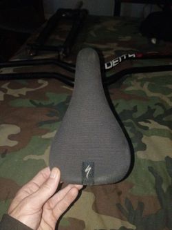 Specialized seat & post.