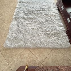 Washable Shaggy rug 5’ x 7