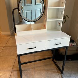 Vanity Makeup Desk
