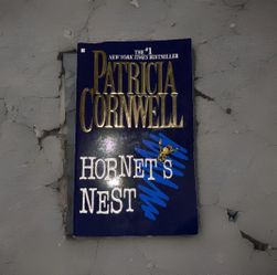 Patricia Cornwell Paperback Book Hornet's Nest