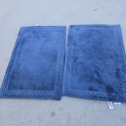 THICK AND COMFY BATH  AND OR KITCHEN MATS. $5 EACH