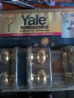 2 keyed locks,2 deadbolts