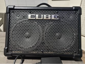 Roland CUBE battery powered PA