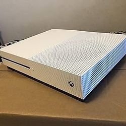Xbox One (with Controller)