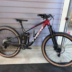2022 Trek Fuel Ex8  Trail Mtb  Medium Best Deal! 