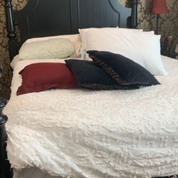 Queen Mattress With Pillow Top 