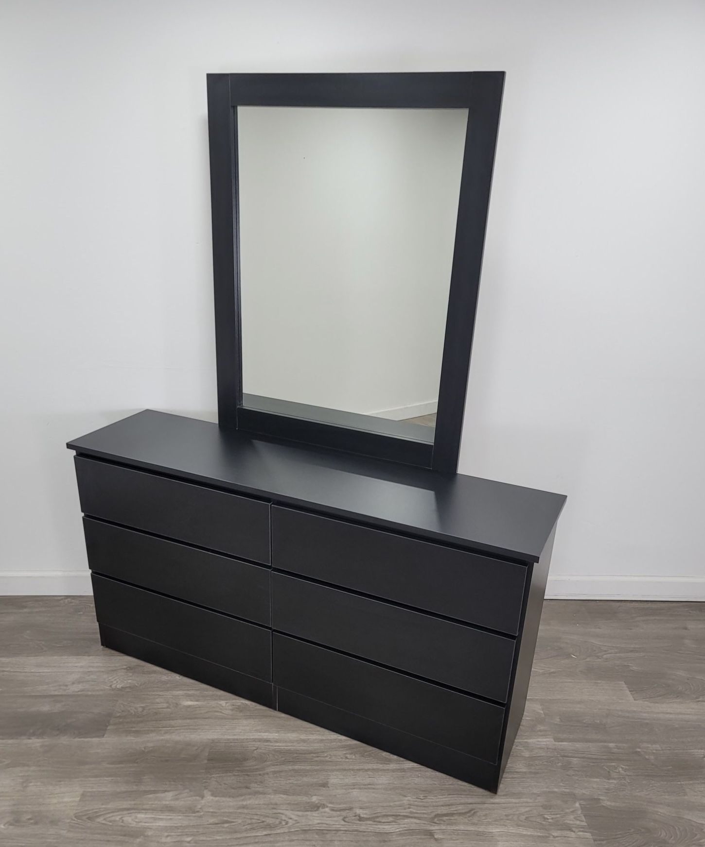 Dresser Whit Mirror  - Cómoda Con Espejo