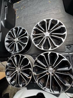 (4)  215/45/17 2015 toyota corolla sport rims