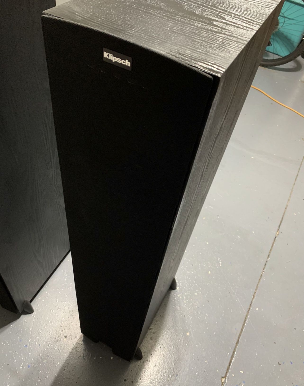 Great Condition Black Klipsch KF-26 Floorstanding Speakers Sounds Amazing!!