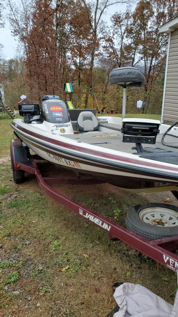 Photo 1997 javelin 400te with a 97 evinrude 225