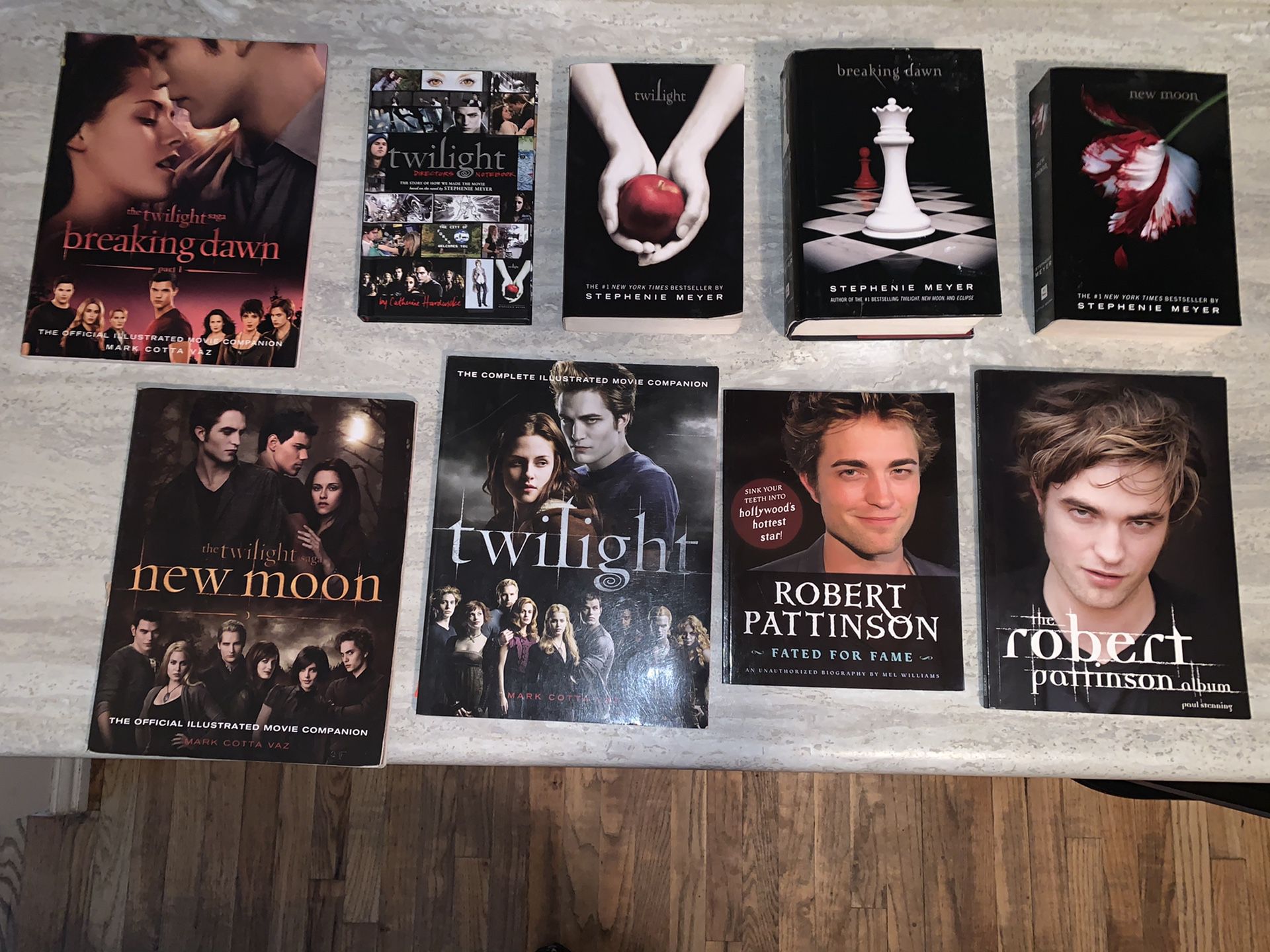 9 Twilight books