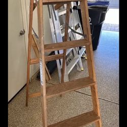 6’ Ladder  for free 
