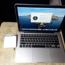 APPLE MacBook Pro Retina 13-inch   2.6Ghz Dual Corei5   16GB Ram 512 SSD With Power  Charger