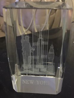 Glass decoration. (Miramar area) ready to pick up. Like new.