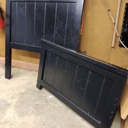 Twin Bed Frame w/Headboard And Footboard 
