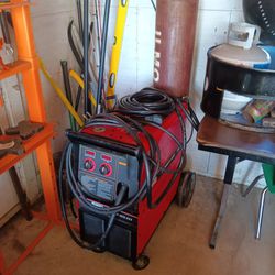 Lincoln MIG Welder With Extension Cord And Gas Tank Full