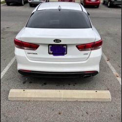 2017 KIA Optima