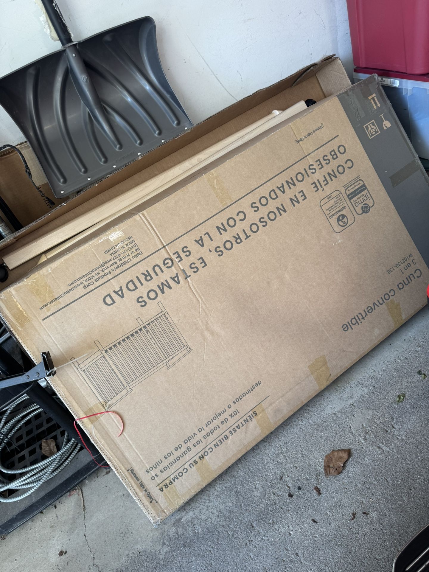 Solid Wood Oak Crib – Missing One Part (As-Is)