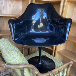 Vintage Retro Tulip Shell Swivel Chair Black Fiberglass Metal Steel Base Knoll Style Reproduction Type One Chip 1960s Style Modern Mid Century Retro