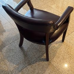 Office chair solid captain chair excellent condition 