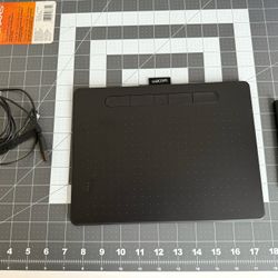 Wacom Intuos Medium Bluetooth Graphics Tablet