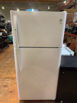 Kenmore Top-Freezer Refrigerator White