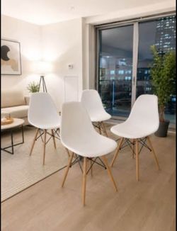 Set of 4 Modern White Dining / Accent Chairs