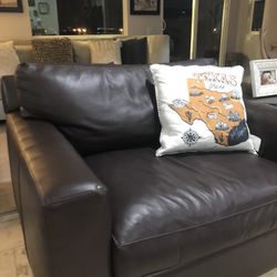 Create And Barrel Sofa 48 X 42  Deep