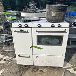 1950 Antique Stove 