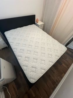 Like New Helix Mattress