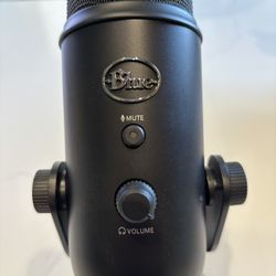 Blue Yeti USB Microphone – Like New, Never Used – Blackout Edition