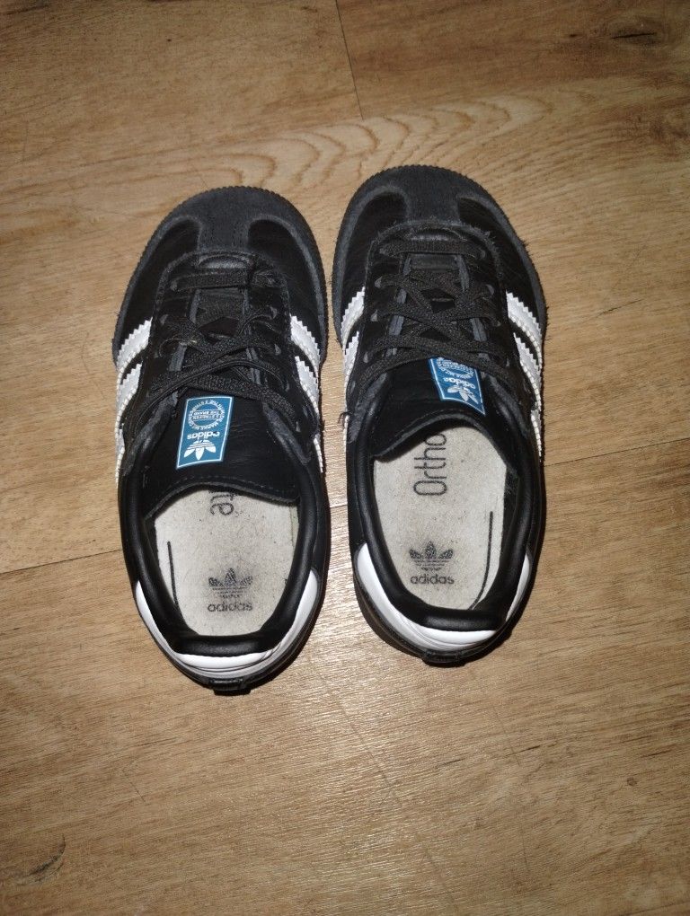 Black And White Sambas