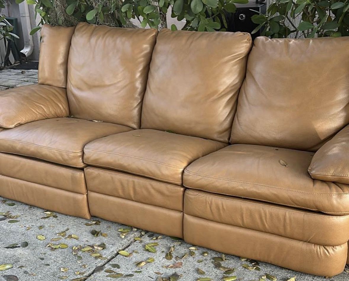 Leather Sofa Recliner .PRICE INCLUDING DELIVERY