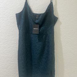 Women’s dress size large fits medium