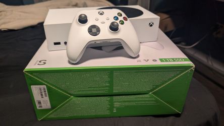 Xbox Series S 1TB Console with Controller