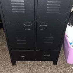 Dresser 