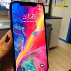 Factory unlocked iPhone x 64 gb, excellent conditions store warranty 