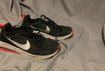 Nike air size 6Y