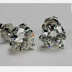 NEW 2 CT SILVER GENUINE MOISSANITE EARRINGS..