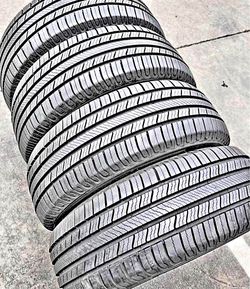205/55/16 Michelin 📍📍 Vendo un set de llantas con 80% de vida las 4 📍🌟