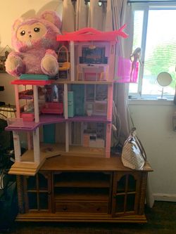 Barbie Dreamhouse 3-Story Dollhouse with Furniture