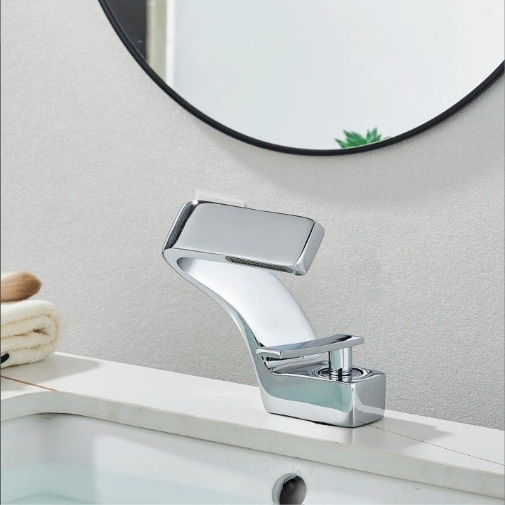 Single Hole Bathroom Faucet