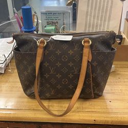 Louis Vuitton totally PM bag